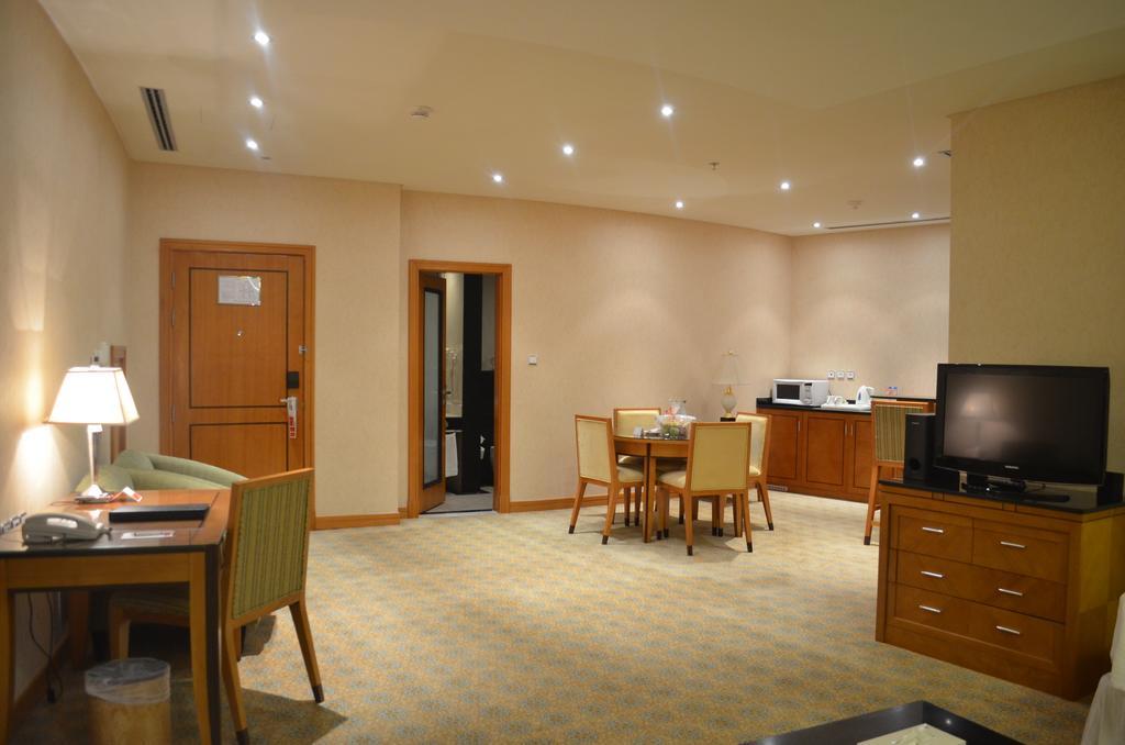 Eastyard Khobar Hotel - Formerly Ramada By Wyndham Khobar Al Khobar Quarto foto